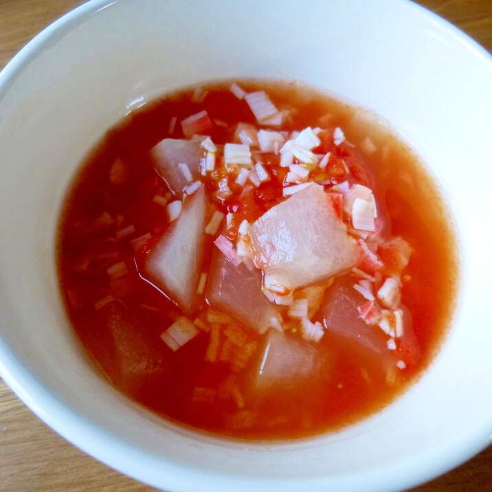 冬瓜とトマトの洋風スープ（カニカマ入り）